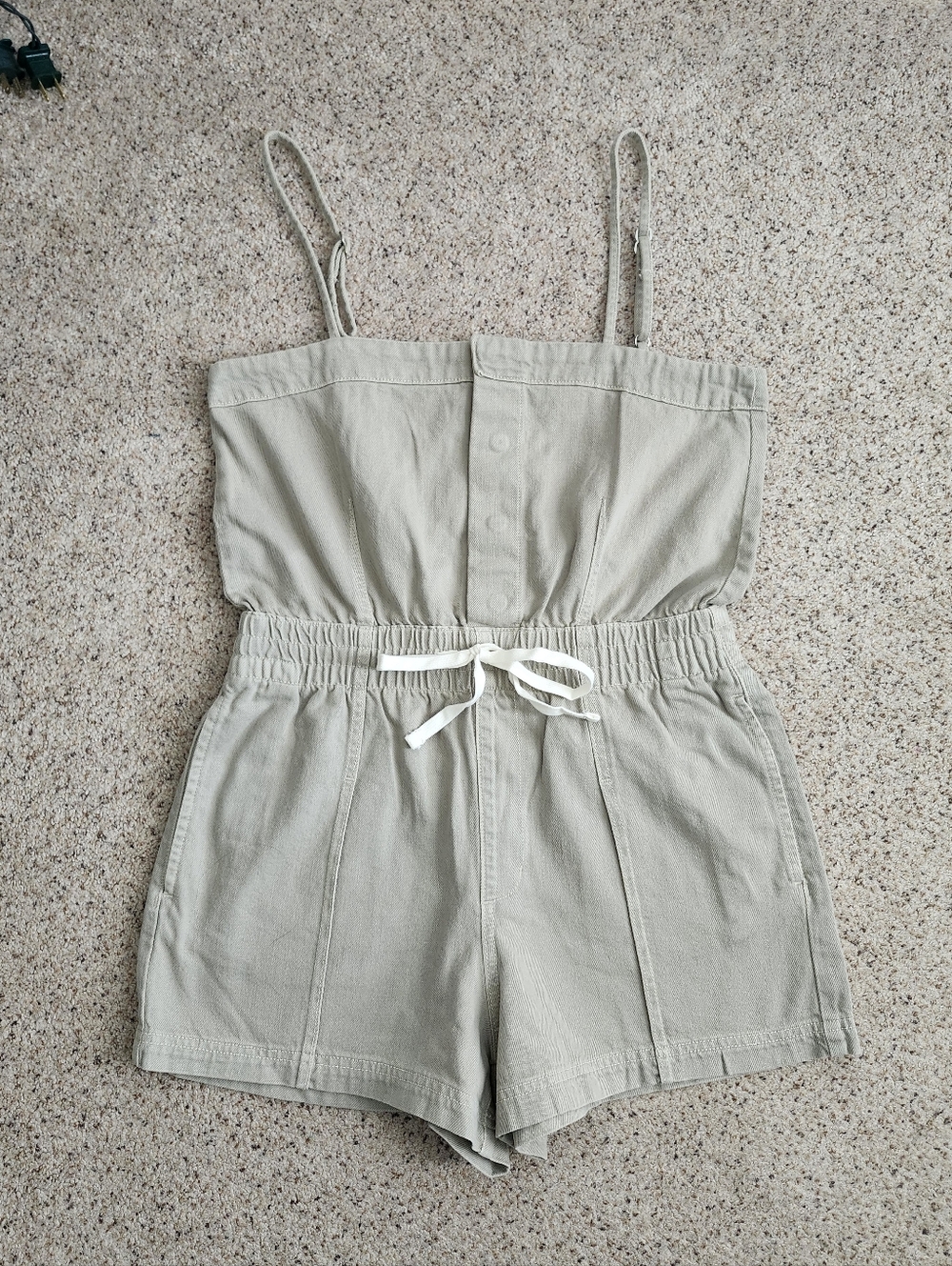 Universal Thread Light Green Drawstring Romper